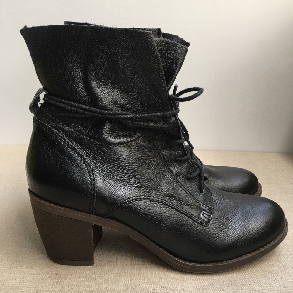 Steve Madden US 7.5 Black Leather Lace-Up Boots